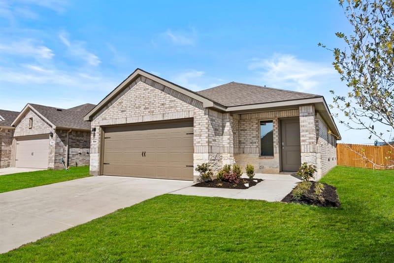 504 Marsh Street, Cleburne TX 76033 - Photo 2