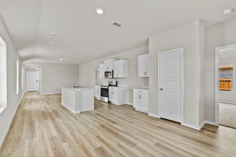 504 Marsh Street, Cleburne TX 76033 - Photo 12