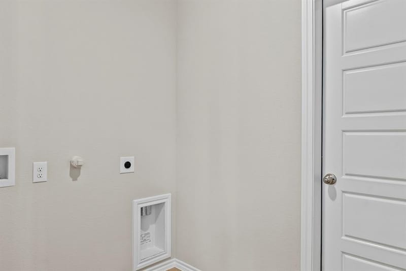 504 Marsh Street, Cleburne TX 76033 - Photo 4