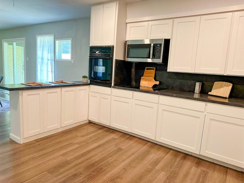 801 N Douglas Avenue, Cleburne TX 76033 - Photo 13