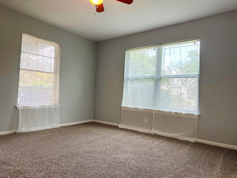 801 N Douglas Avenue, Cleburne TX 76033 - Photo 16