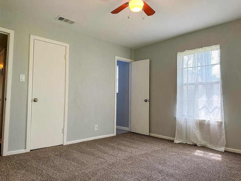 801 N Douglas Avenue, Cleburne TX 76033 - Photo 22