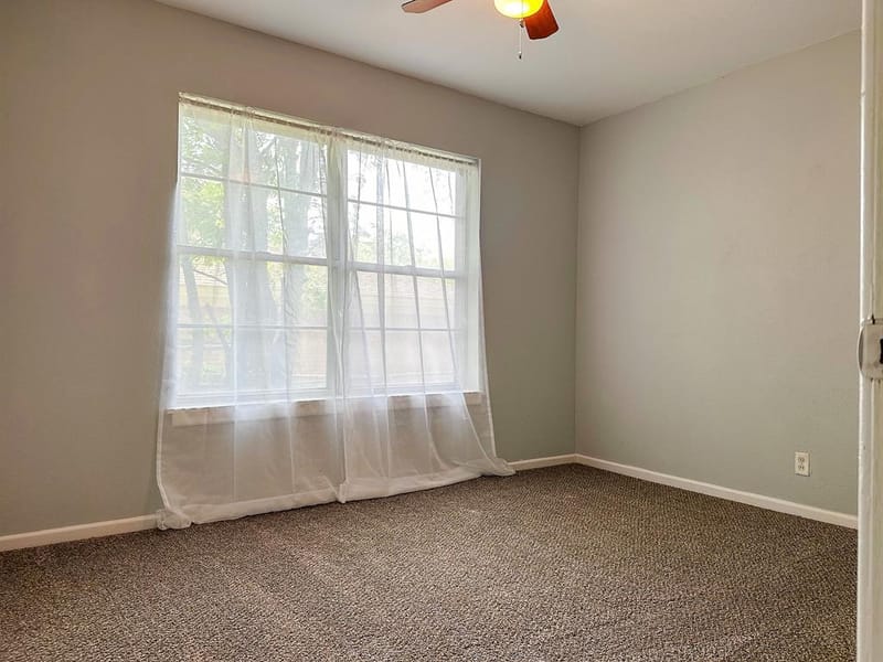801 N Douglas Avenue, Cleburne TX 76033 - Photo 20