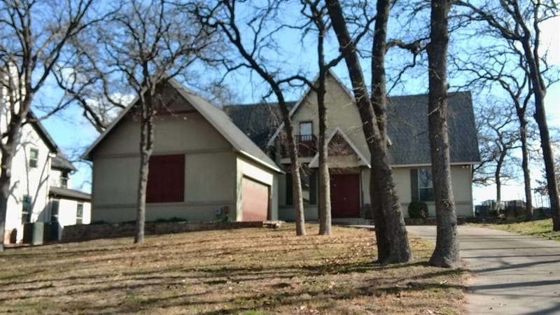 110 Pawnee Trail, Lake Kiowa TX 76240 - Photo 2