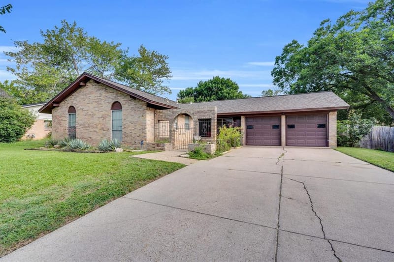 7509 Overhill Road, Fort Worth TX 76116 - Photo 2