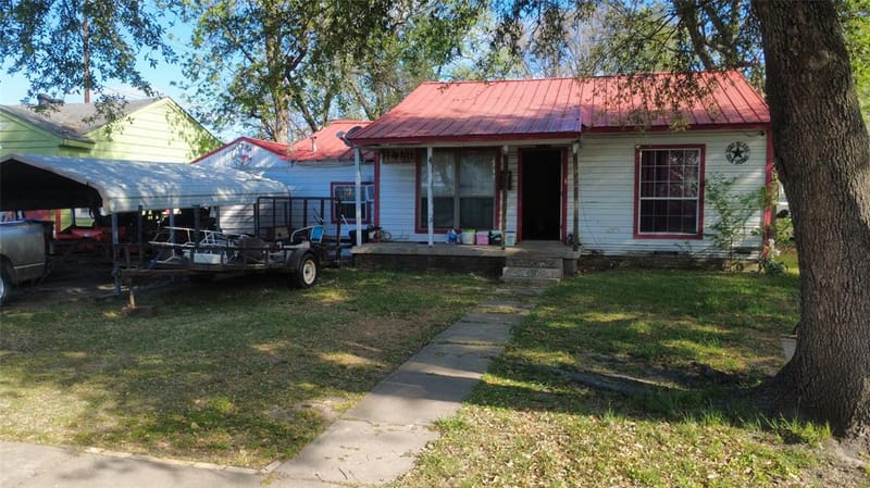 205 Graham Avenue, Bonham TX 75418 - Photo 2