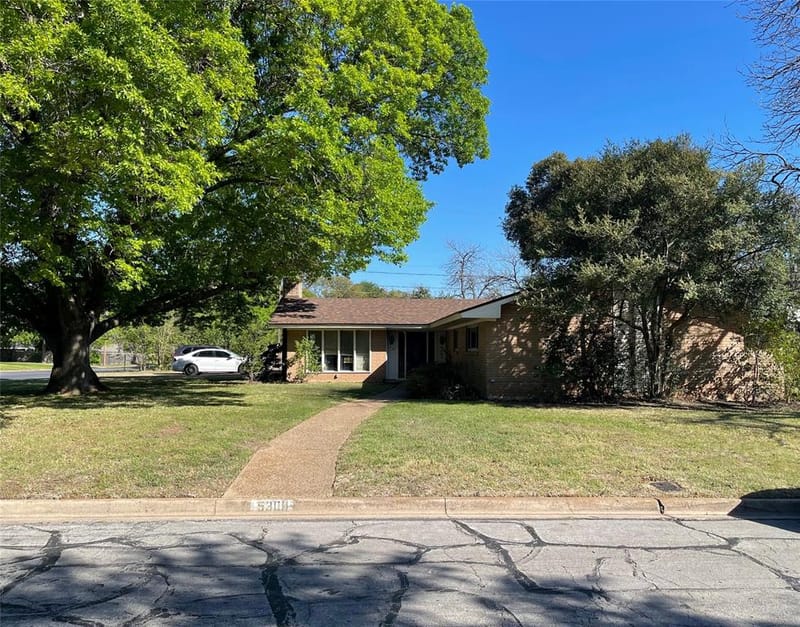 5300 Lake Crest Drive, Waco TX 76710