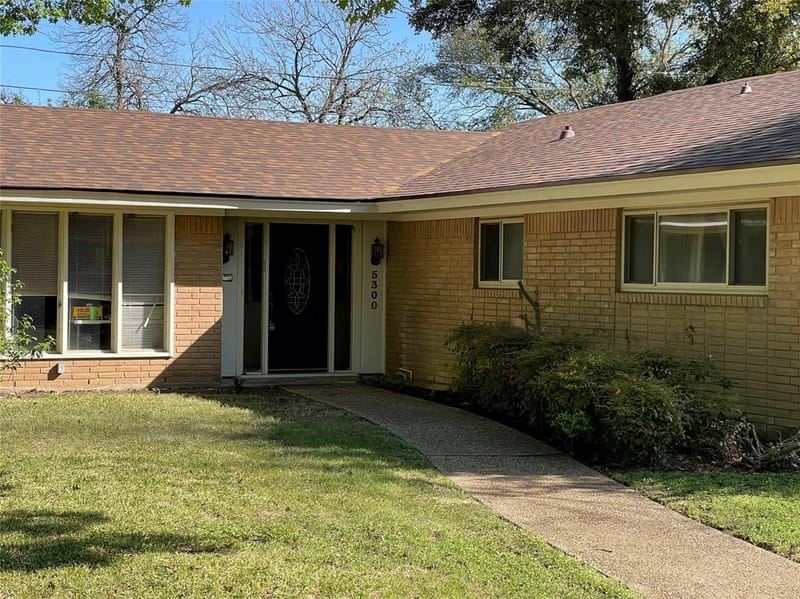 5300 Lake Crest Drive, Waco TX 76710 - Photo 4