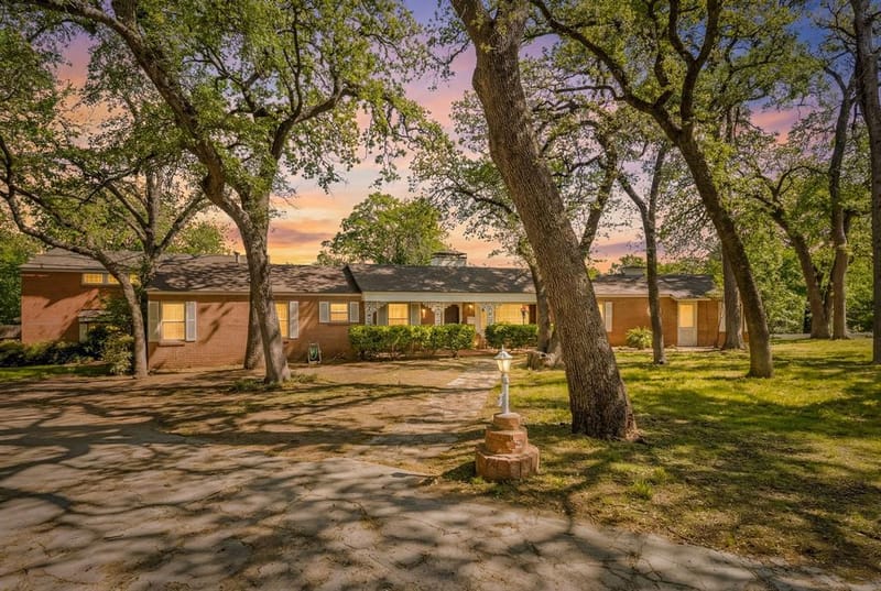 1504 Smilax Avenue, Fort Worth TX 76111