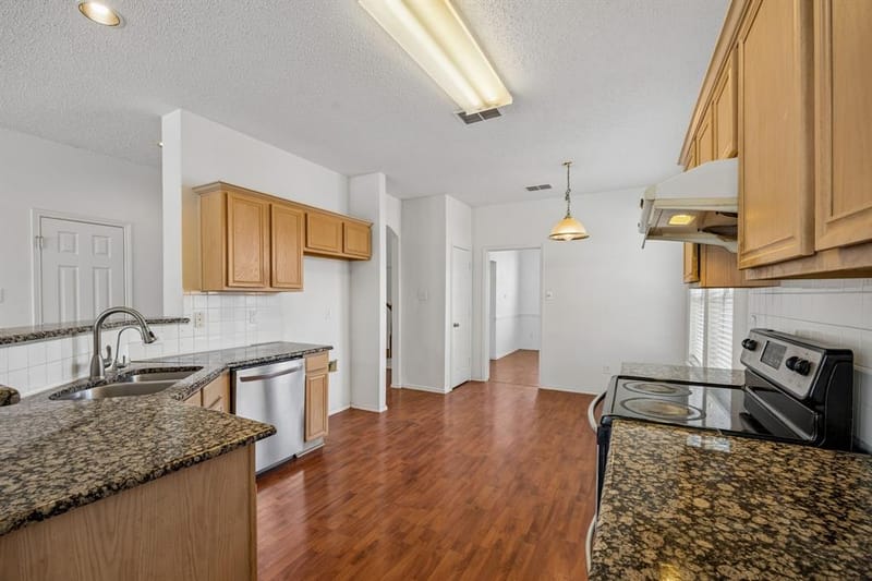 3900 SENNEN Circle, Plano TX 75025 - Photo 10