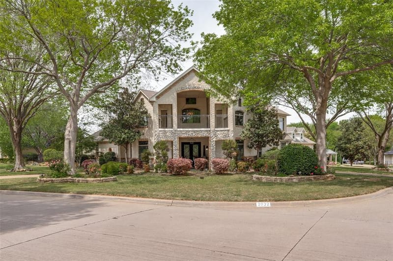 2032 Cains Lane, Mansfield TX 76063