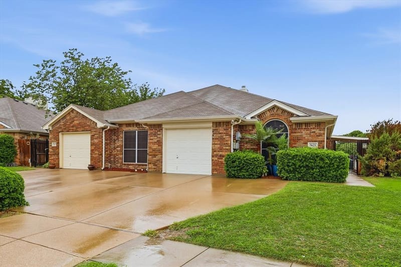 5621 Swords Drive, Fort Worth TX 76137 - Photo 3