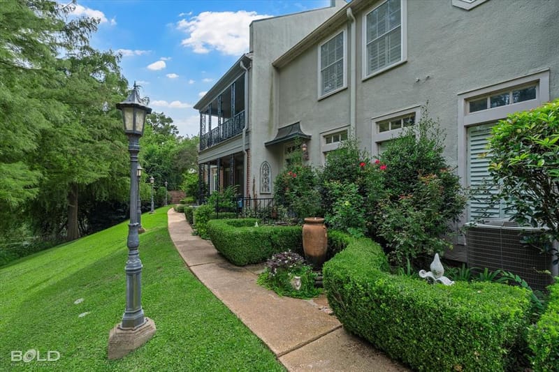 2013 E Kings Highway, Shreveport LA 71105 - Photo 3