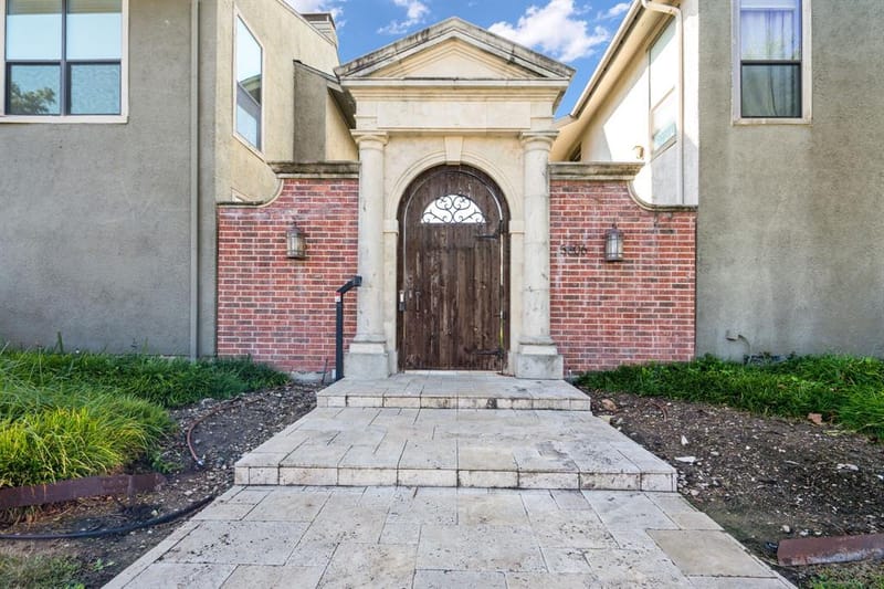 5806 Birchbrook Drive # 103, Dallas TX 75206 - Photo 2