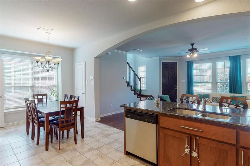2556 Sarah Lane, Lewisville TX 75056 - Photo 6