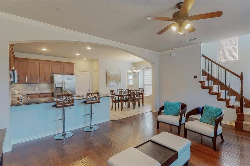 2556 Sarah Lane, Lewisville TX 75056 - Photo 5