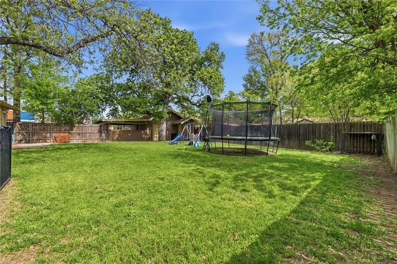 1700 Austin Avenue, Brownwood TX 76801 - Photo 26