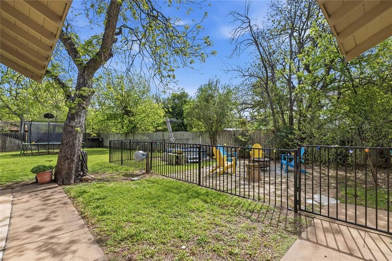 1700 Austin Avenue, Brownwood TX 76801 - Photo 28