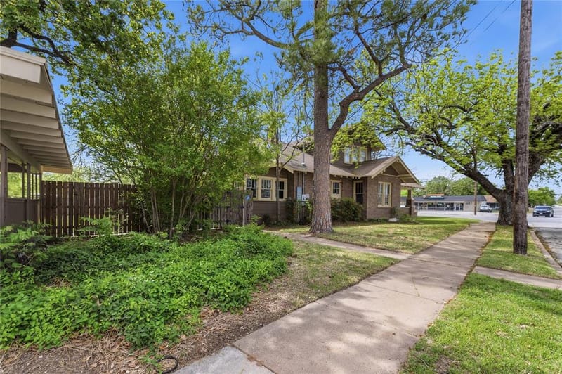 1700 Austin Avenue, Brownwood TX 76801 - Photo 34