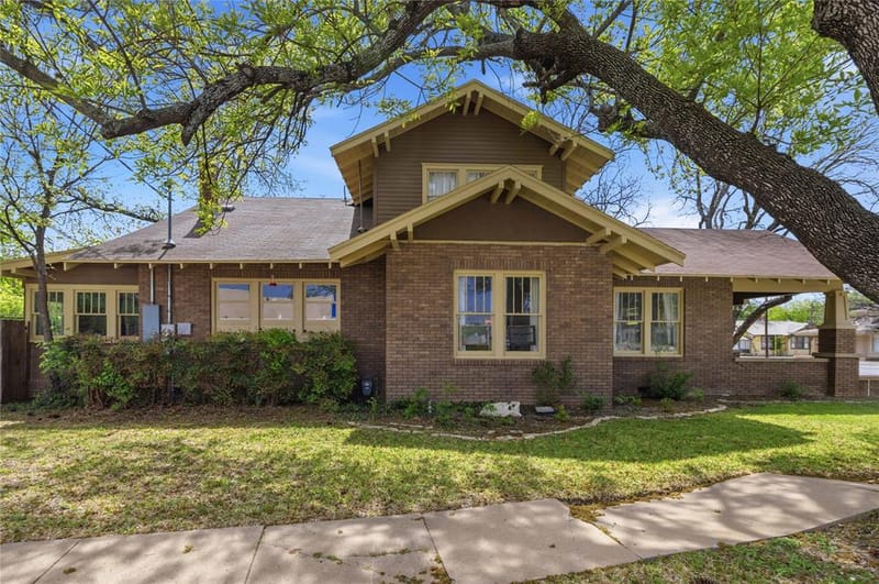 1700 Austin Avenue, Brownwood TX 76801 - Photo 33