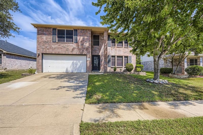 7107 Chambers Creek Lane, Arlington TX 76002
