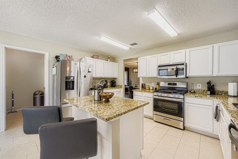 7107 Chambers Creek Lane, Arlington TX 76002 - Photo 10