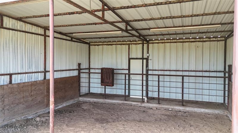 990 Doss Road, Millsap TX 76066 - Photo 9