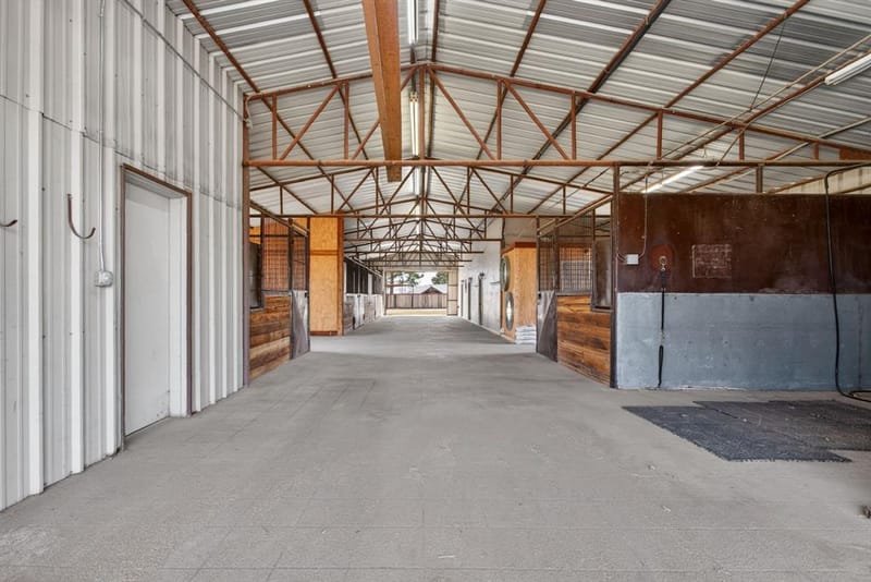 990 Doss Road, Millsap TX 76066 - Photo 33