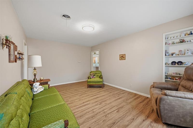704 Abney Street, Whitesboro TX 76273 - Photo 6