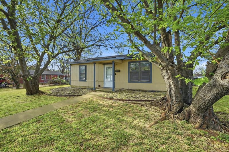 600 E South Street, Whitesboro TX 76273 - Photo 3
