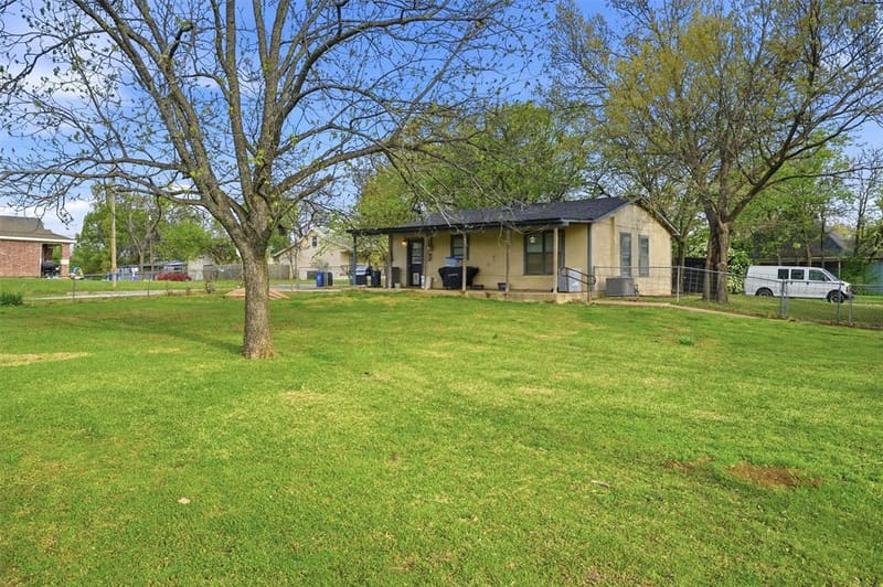 600 E South Street, Whitesboro TX 76273 - Photo 24