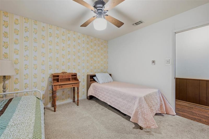 619 W Hayes Street, Savoy TX 75479 - Photo 24