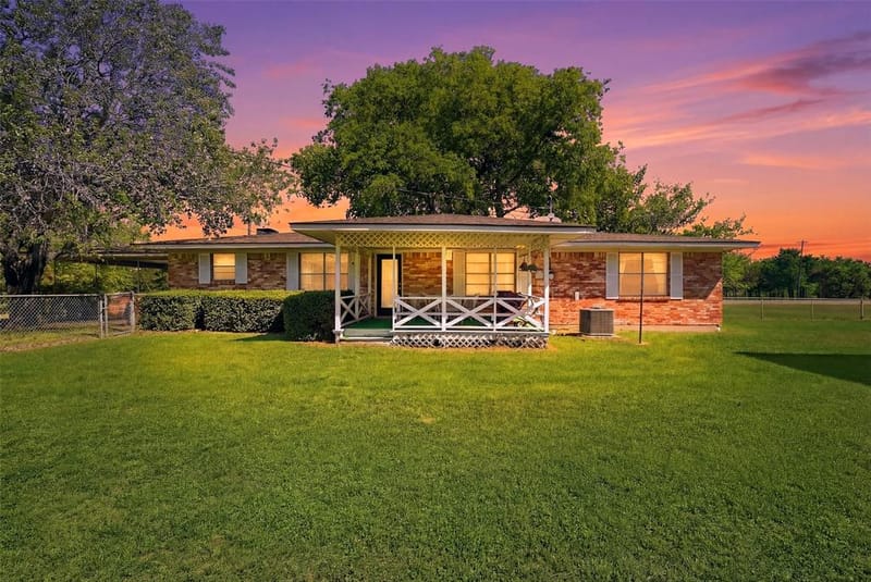 619 W Hayes Street, Savoy TX 75479 - Photo 30