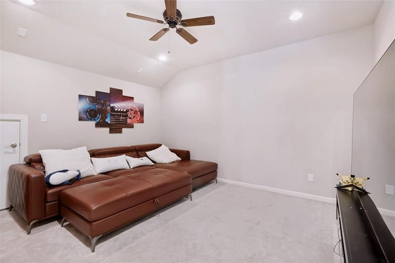 2805 Cole Castle Drive, Lewisville TX 75056 - Photo 9