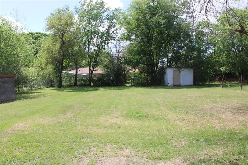 2105 6 TH, Brownwood TX 76801 - Photo 6