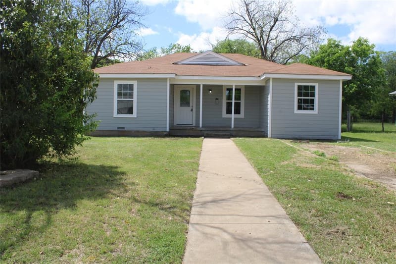 2105 6 TH, Brownwood TX 76801 - Photo 3