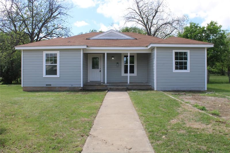 2105 6 TH, Brownwood TX 76801