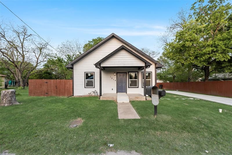1014 Trinity Street, Cleburne TX 76031