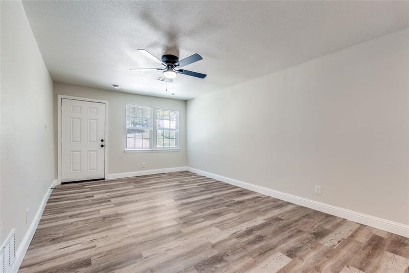 6352 Latta Street, Dallas TX 75227 - Photo 4