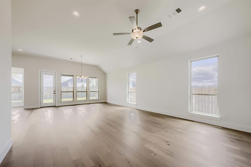 11404 Jackloe Street, Fort Worth TX 76052 - Photo 4