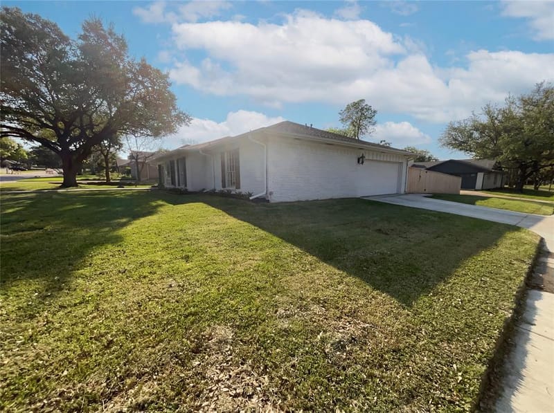 2800 N Surrey Drive, Carrollton TX 75006 - Photo 17