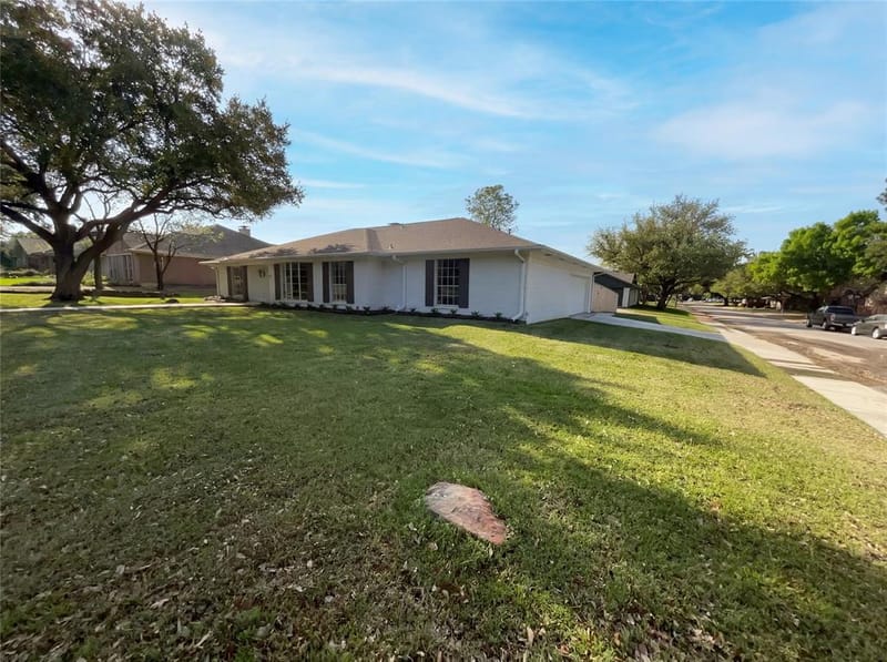 2800 N Surrey Drive, Carrollton TX 75006 - Photo 16