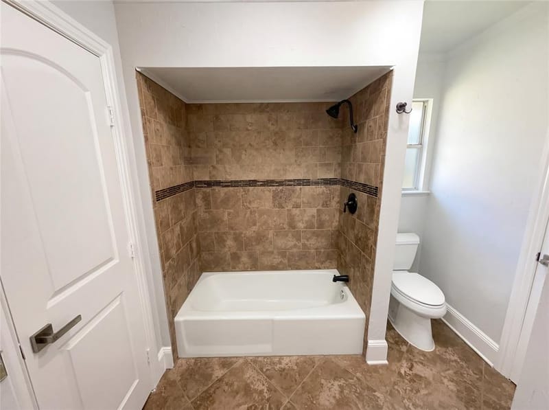 2800 N Surrey Drive, Carrollton TX 75006 - Photo 7