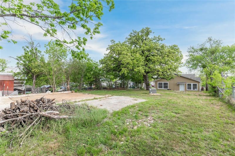 901 6th Street, Brownwood TX 76801 - Photo 28