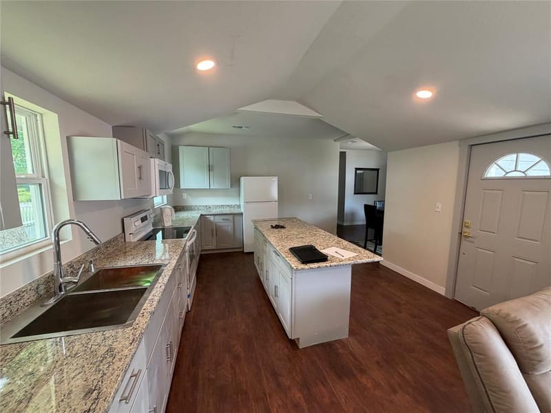 701 Olive Street, Cleburne TX 76031 - Photo 4