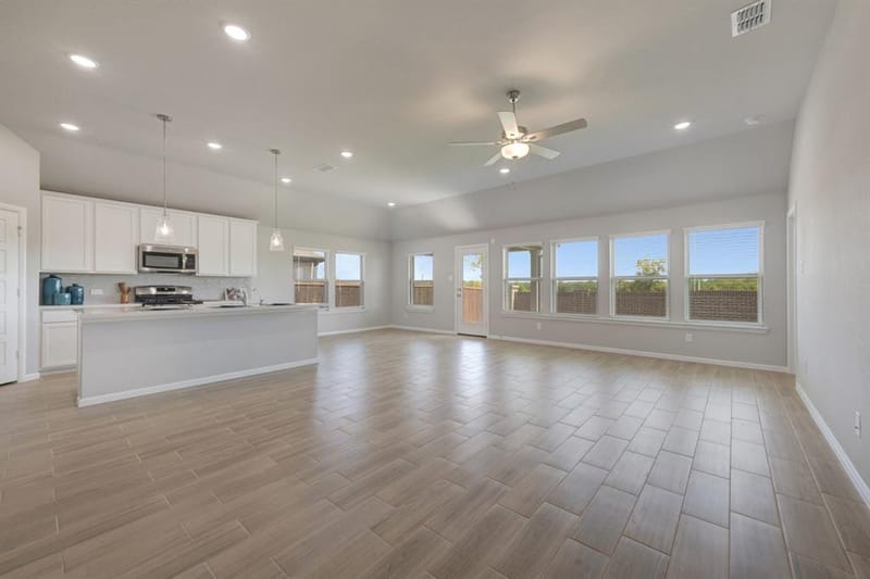 2700 Tamarack Lane, Denton TX 76226 - Photo 4