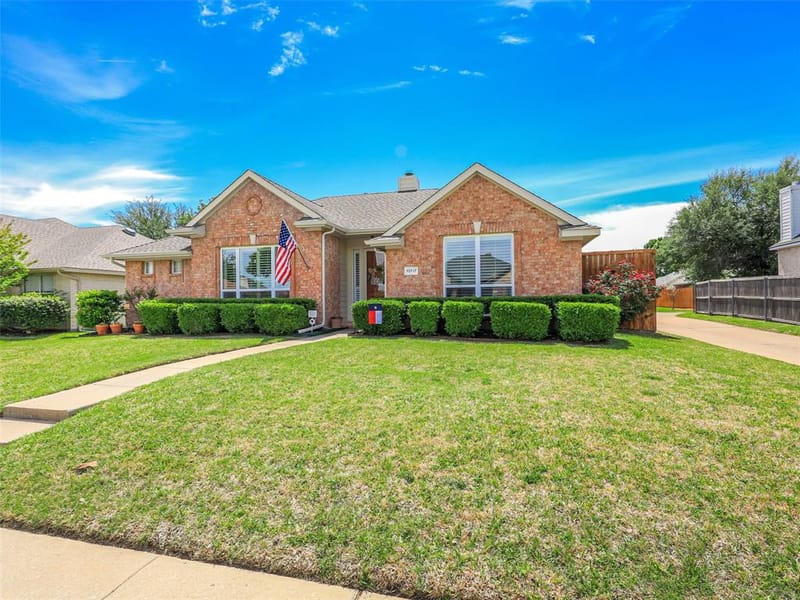 10717 Brandenberg Drive, Frisco TX 75035 - Photo 2