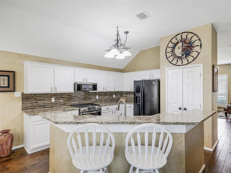 10717 Brandenberg Drive, Frisco TX 75035 - Photo 9