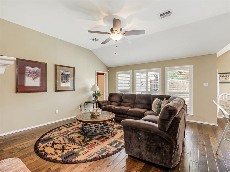 10717 Brandenberg Drive, Frisco TX 75035 - Photo 11