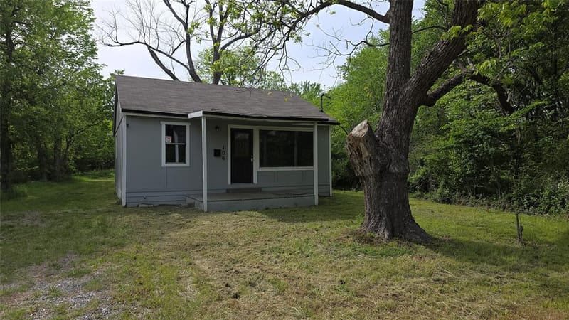 106 S Wilson Street, Ladonia TX 75449